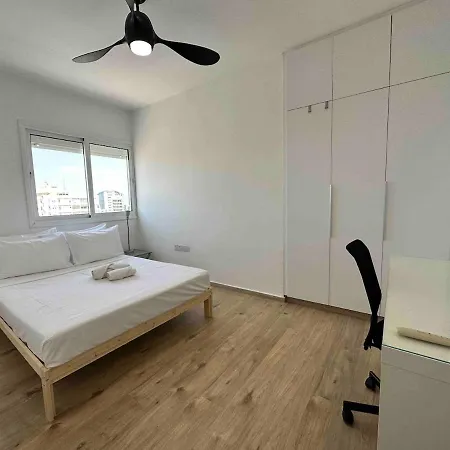 Premium Center 10th Floor Sky View -suite 103 ניקוסיה
